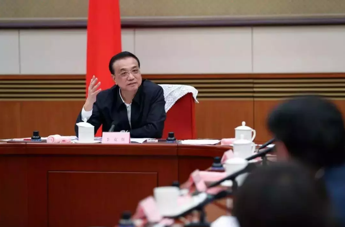 工程款有盼頭了！李克強(qiáng)：抓緊解決政府部門(mén)和國(guó)有企業(yè)拖欠民營(yíng)企業(yè)賬款問(wèn)題.png